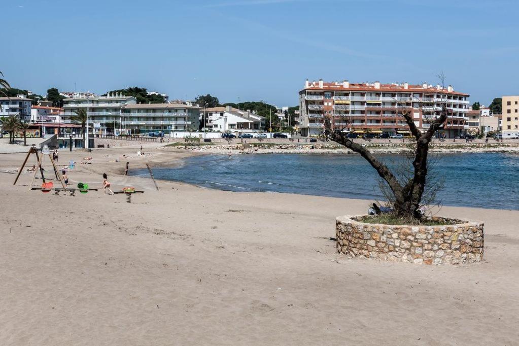 Apartamento Pie De Playa-Wifi Free L' Escala Luaran gambar