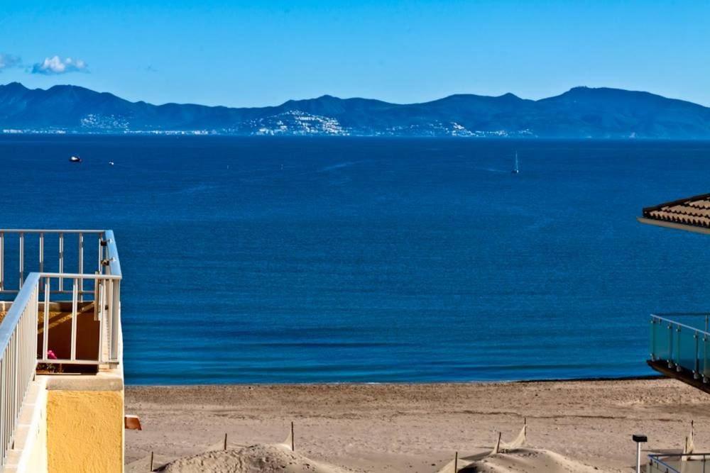 Apartamento Pie De Playa-Wifi Free L' Escala Luaran gambar