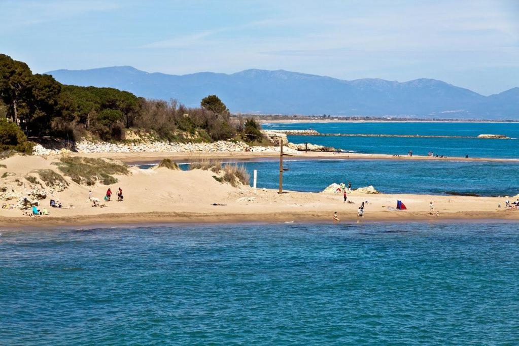 Apartamento Pie De Playa-Wifi Free L' Escala Luaran gambar