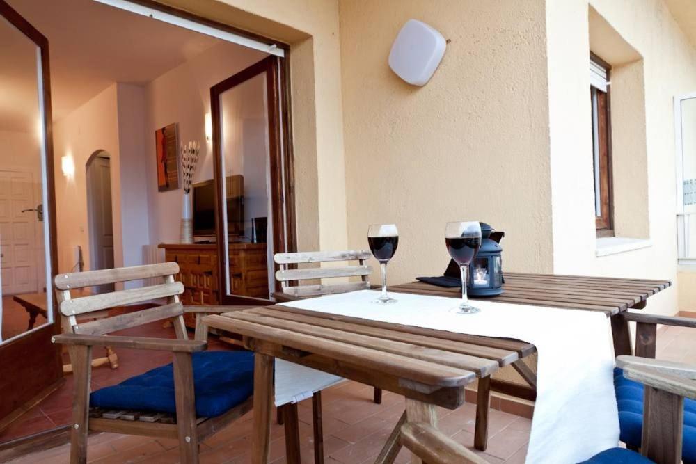 Apartamento Pie De Playa-Wifi Free Apartment L' Escala Luaran gambar